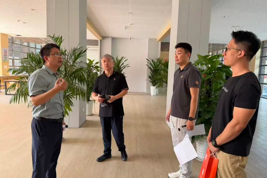 筑牢安全线 暖心迎双节丨数字艺术与传媒学院开展节前走访慰问及公寓安全卫生检查